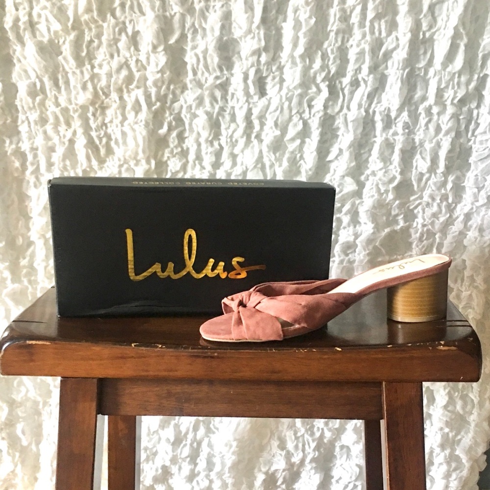 NWOT Lulus Luca Suede Slides